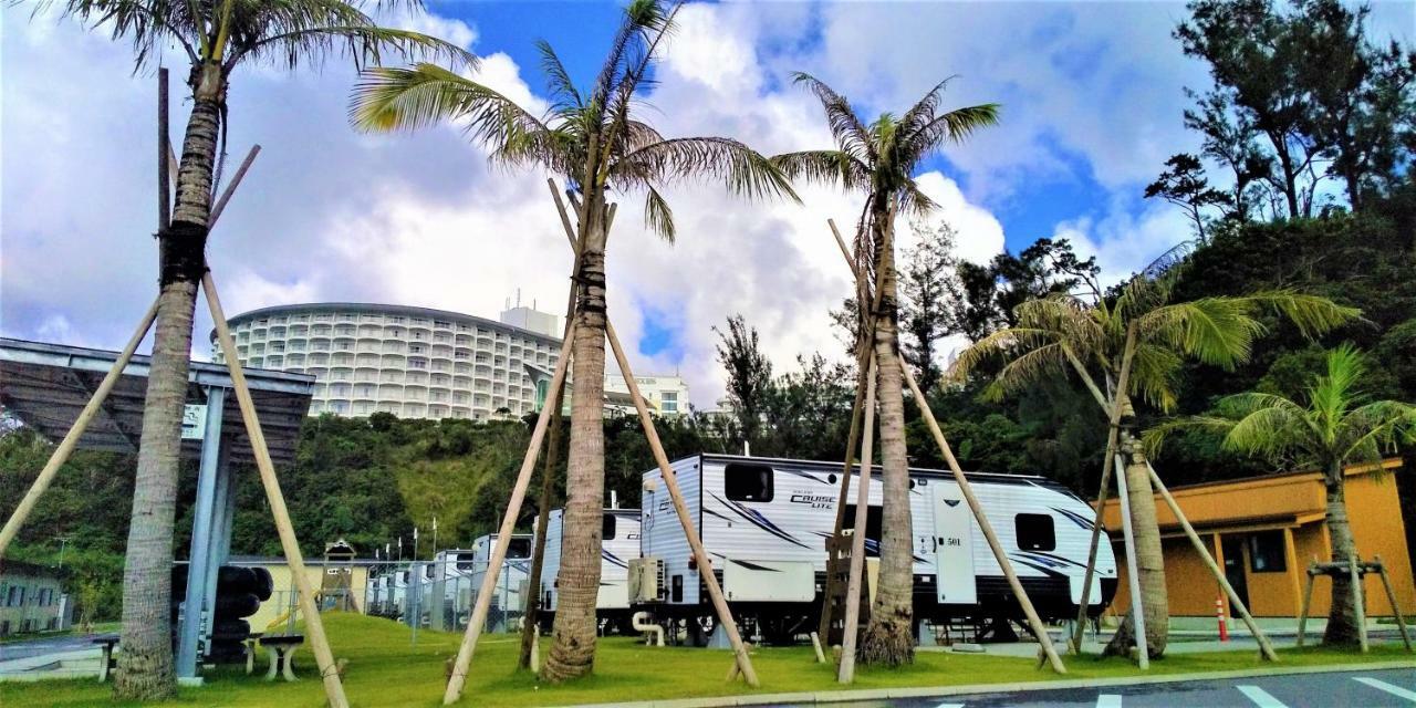 Beach Resort Hotel Kalakaua Onna Exterior photo